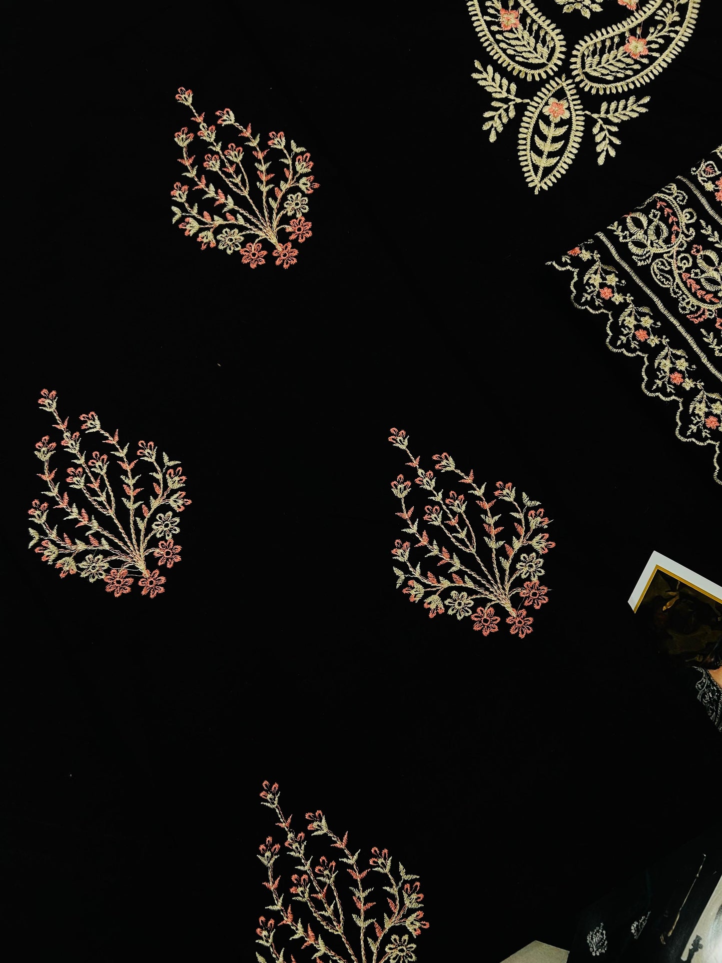 BRAND NAME* URGE
_WEAR BY THE GORGEOUS ACTRESS_ *SAJJAL ALI