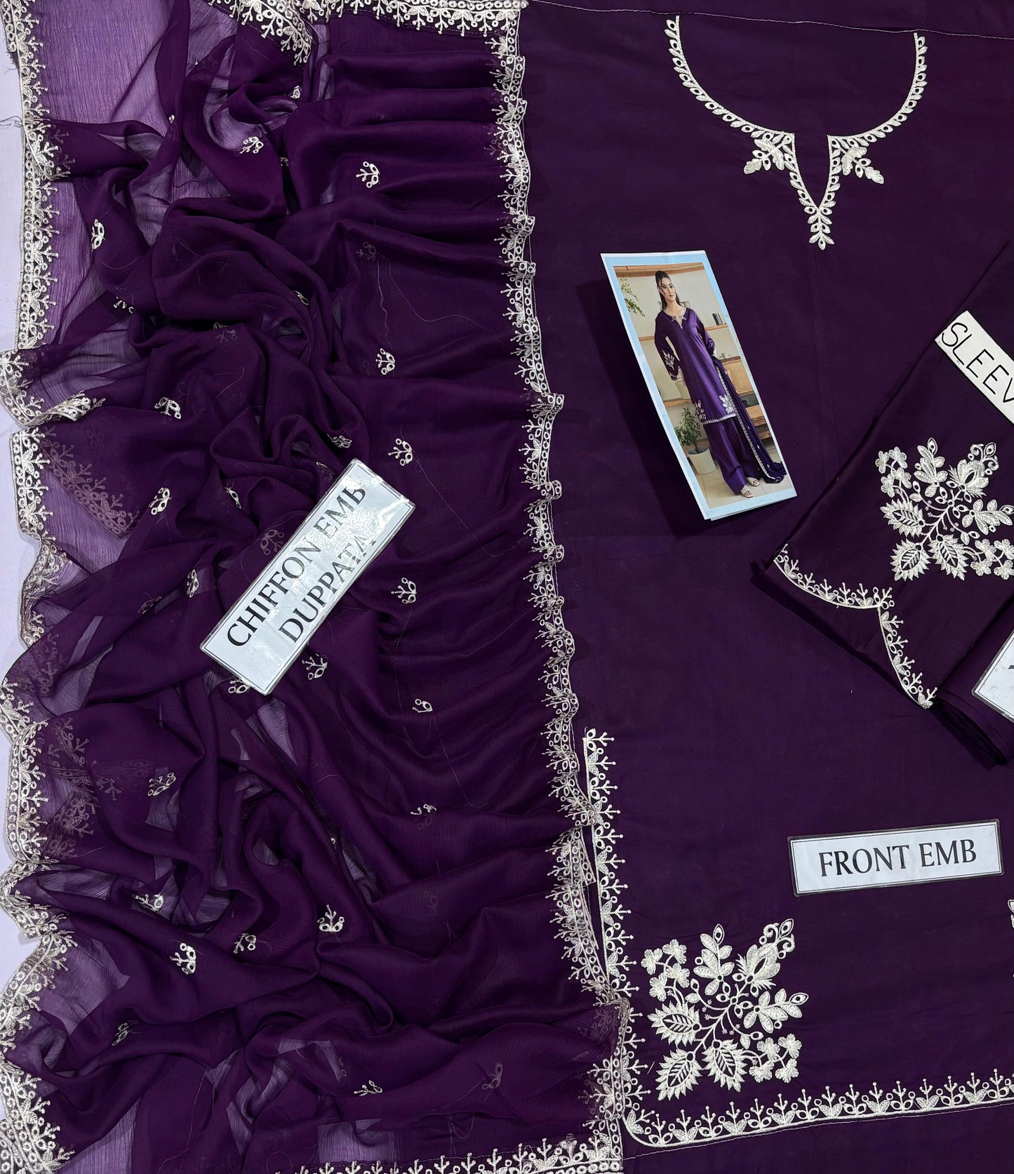 Brand By Rumi set