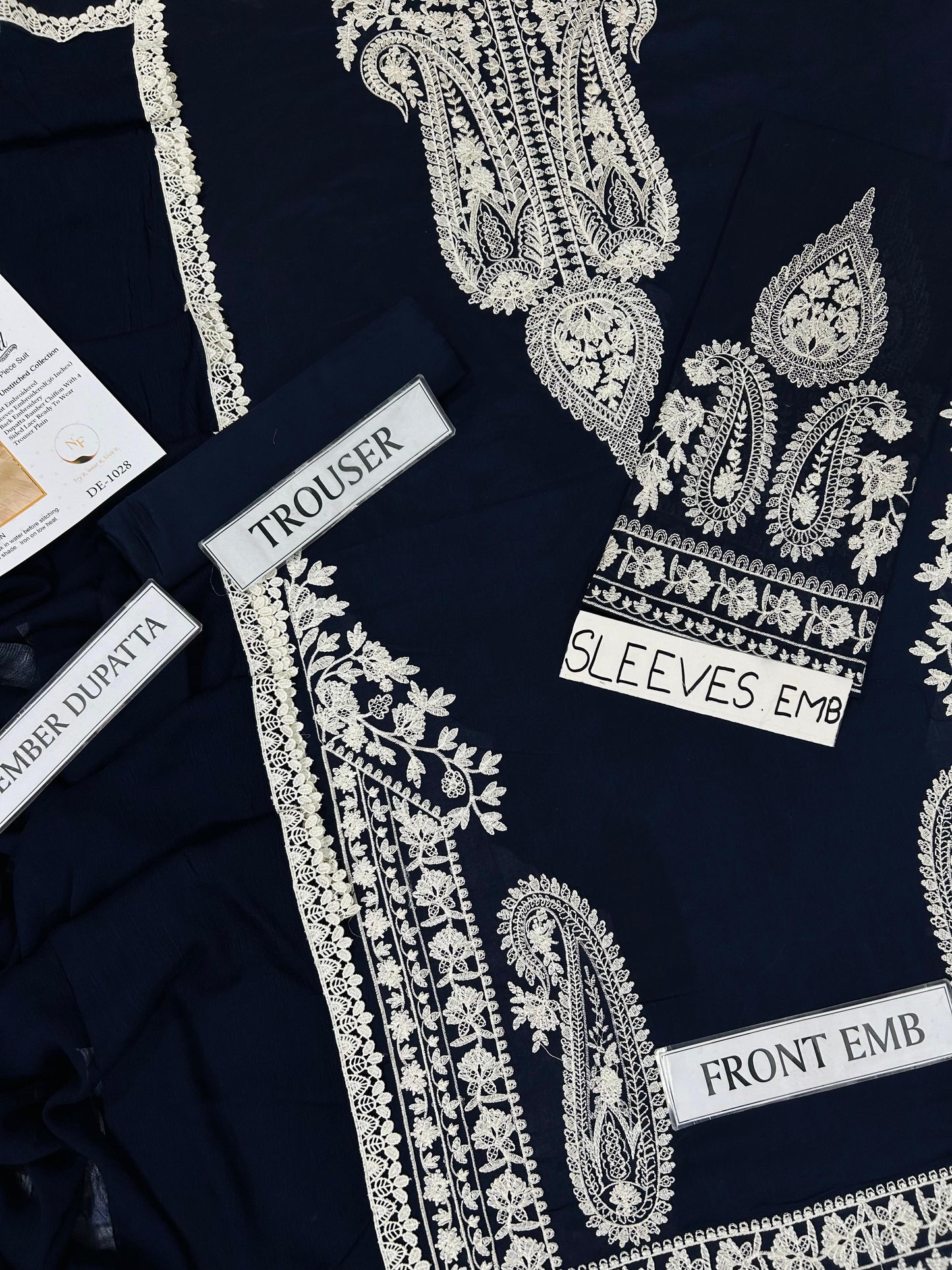 *BRAND NAME* URGE
_WEAR BY THE GORGEOUS ACTRESS_ *ALINA AMIR*
