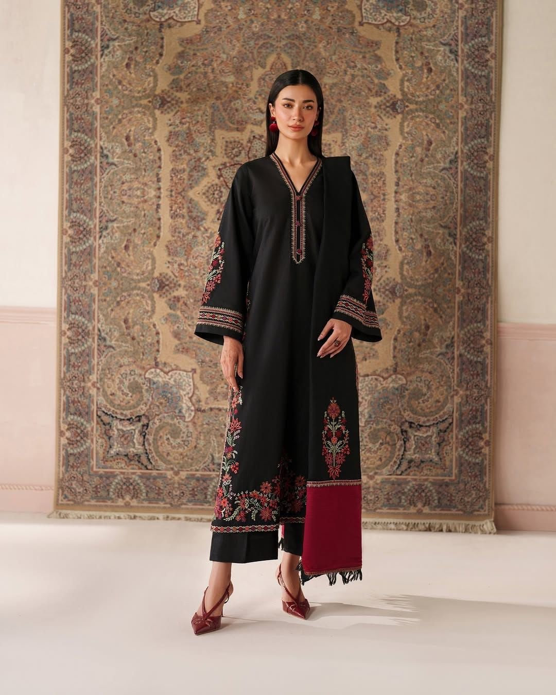 *BRAND NAME* BAROQUE