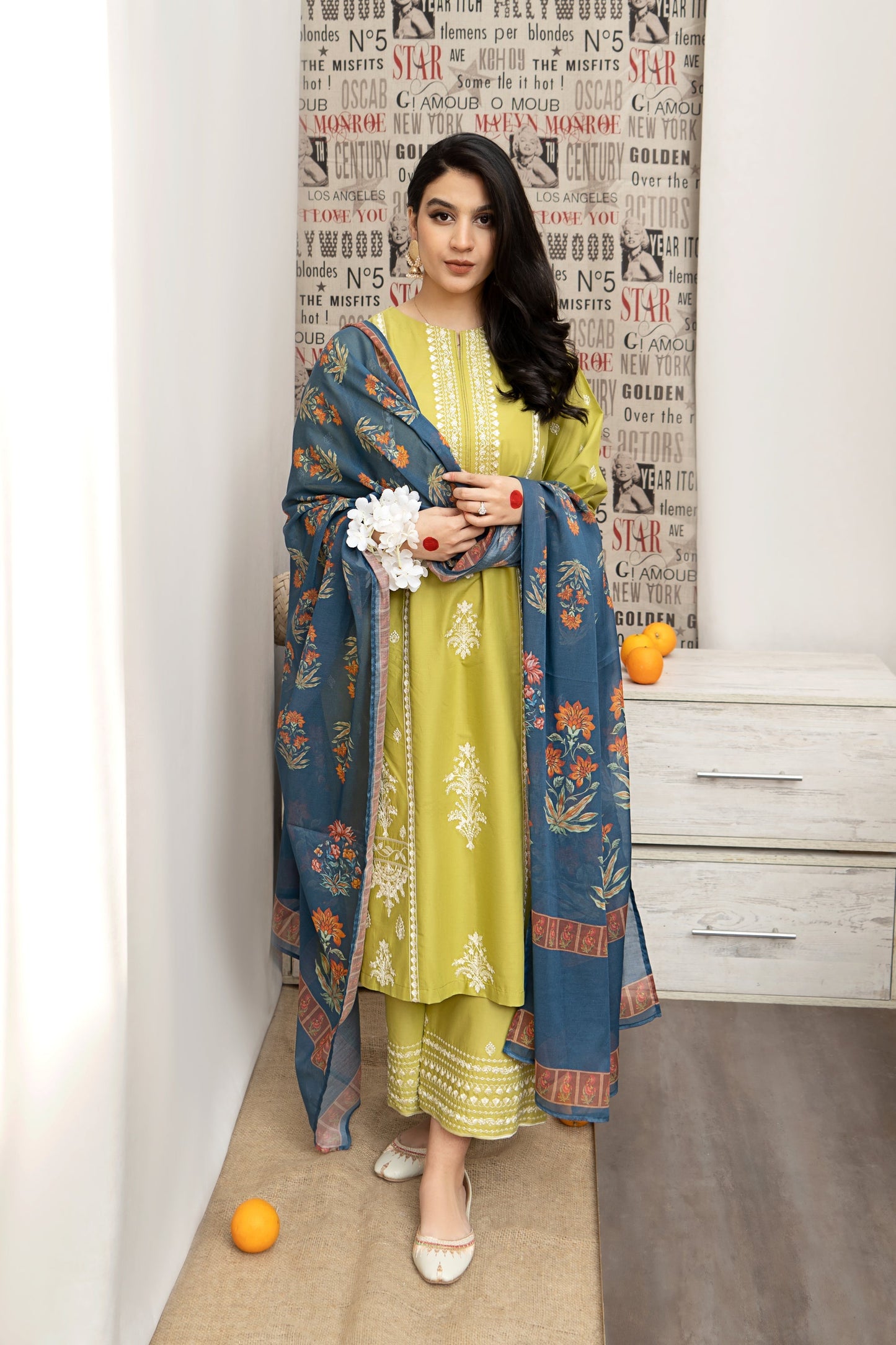 Urge – Luxury Embroidered 3-Piece in Lawn unsticed AS-28