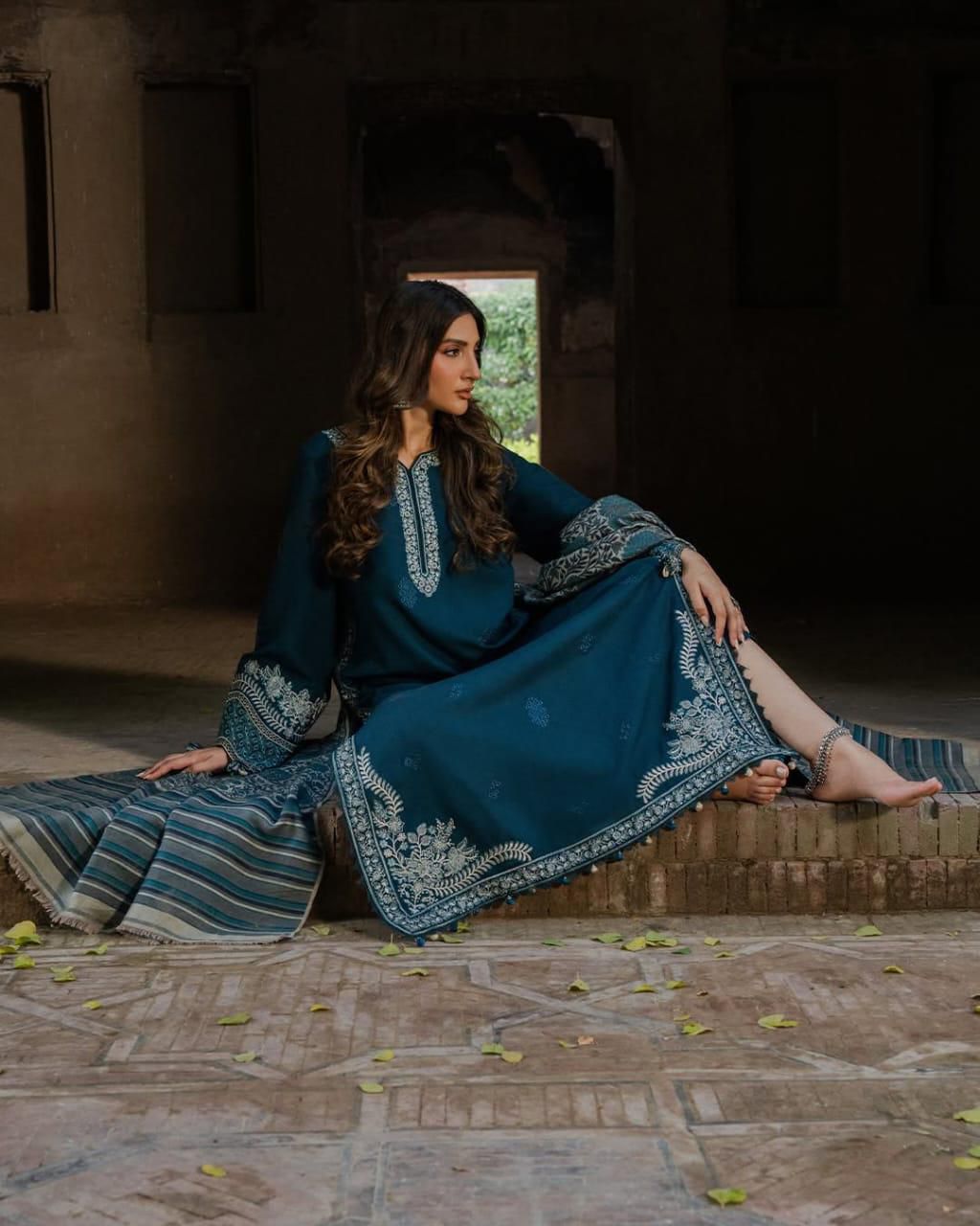 BRAND NAME : IZEL 2K26 LAWN 3PC