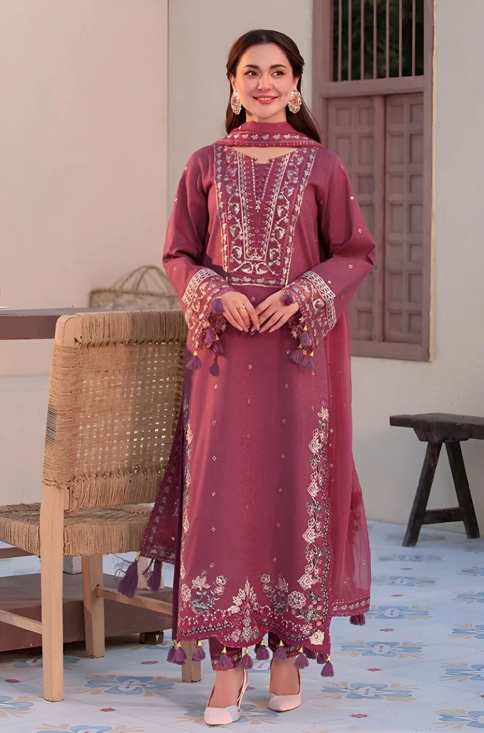 BRAND NAME* ASIM JOFA

_WEAR BY THE GORGEOUS ACTRESS_ *HANIA AMIR