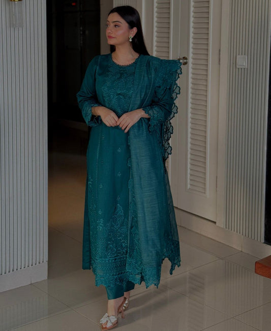 BRAND NAME* URGE

_WEAR BY THE GORGEOUS ACTRESS_