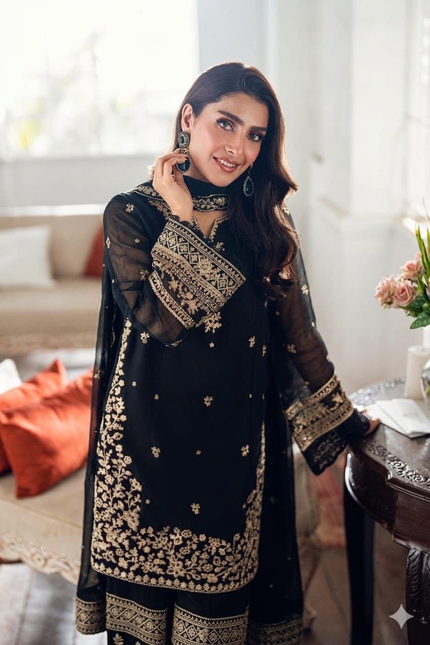 BRAND NAME* AZURE

_WEAR BY THE GORGEOUS ACTRESS_ *AYEZA KHAN*