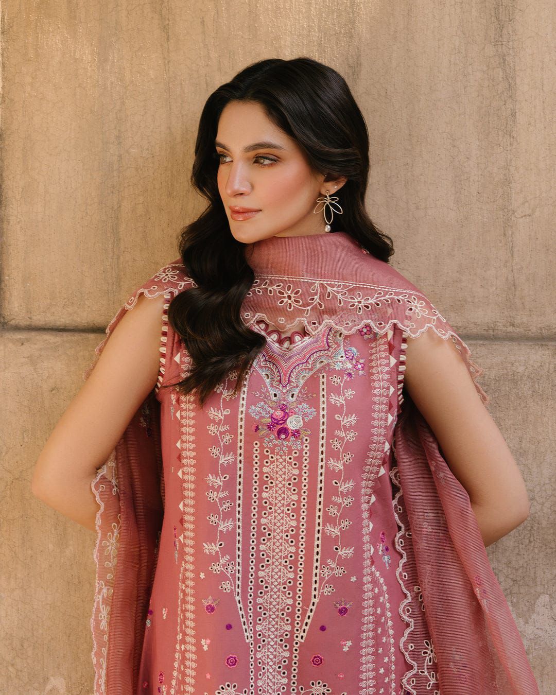 BRAND NAME* FIONA

_WEAR BY THE GORGEOUS ACTRESS