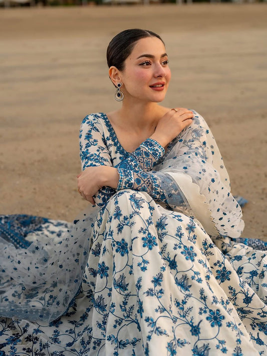 Faiza Saqlain’s* Frock

Wear By *HANIA AMIR