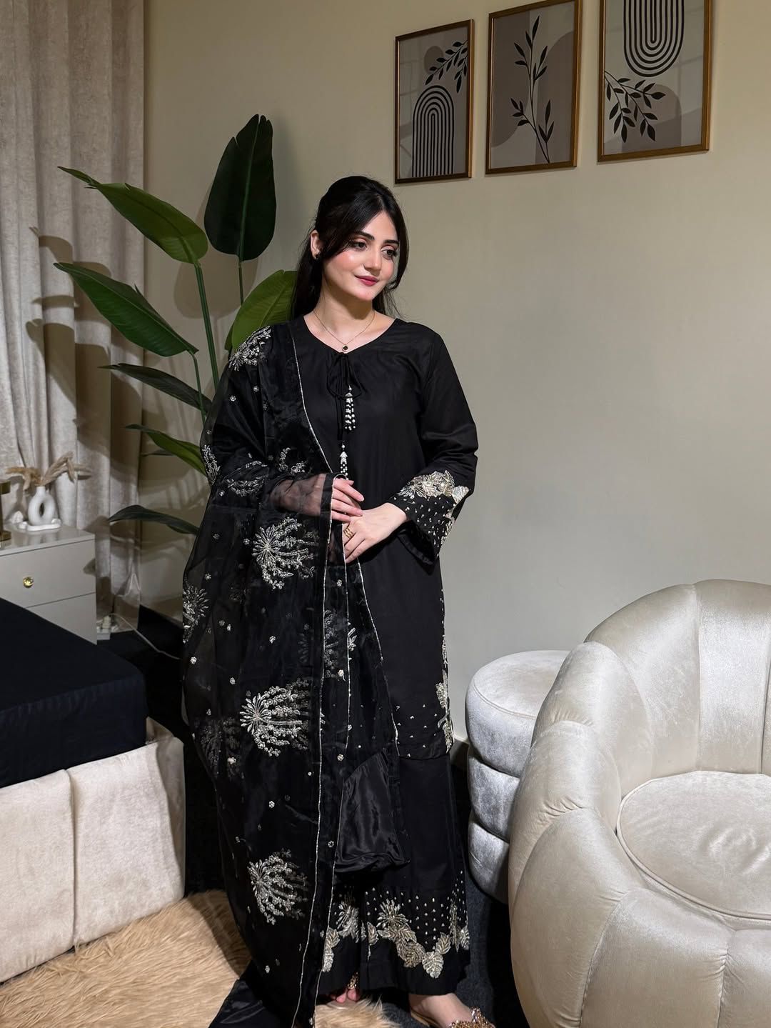 BRAND NAME* DEEPAK PARVANI

_WEAR BY THE GORGEOUS ACTRESS_