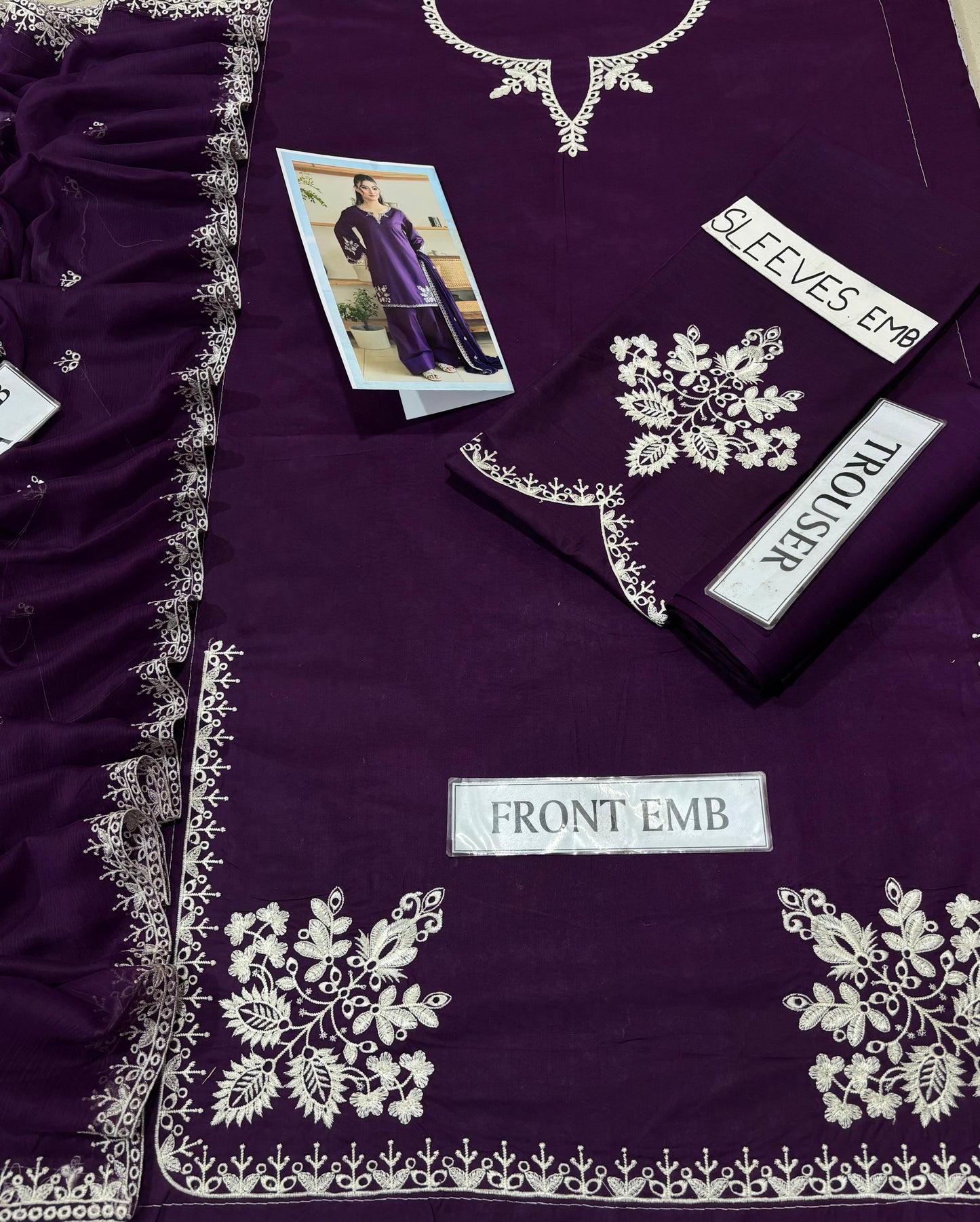 Brand By Rumi set