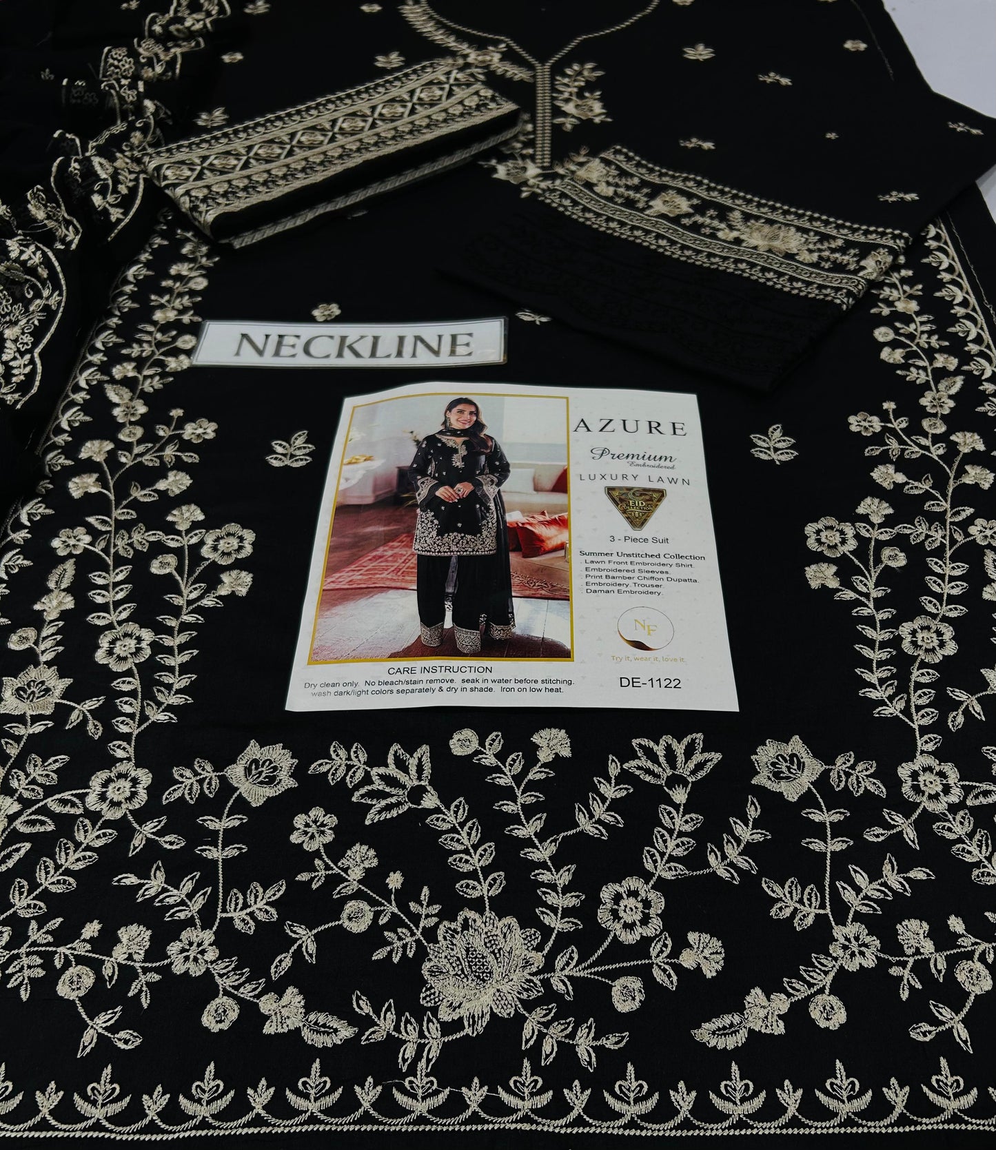 BRAND NAME* AZURE

_WEAR BY THE GORGEOUS ACTRESS_ *AYEZA KHAN*