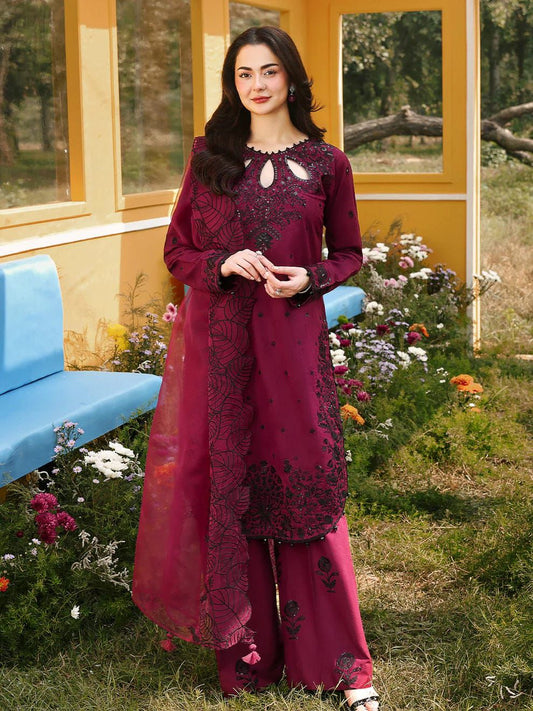 QALAMKAR
_WEAR BY THE GORGEOUS ACTRESS_ HANIA AMIR