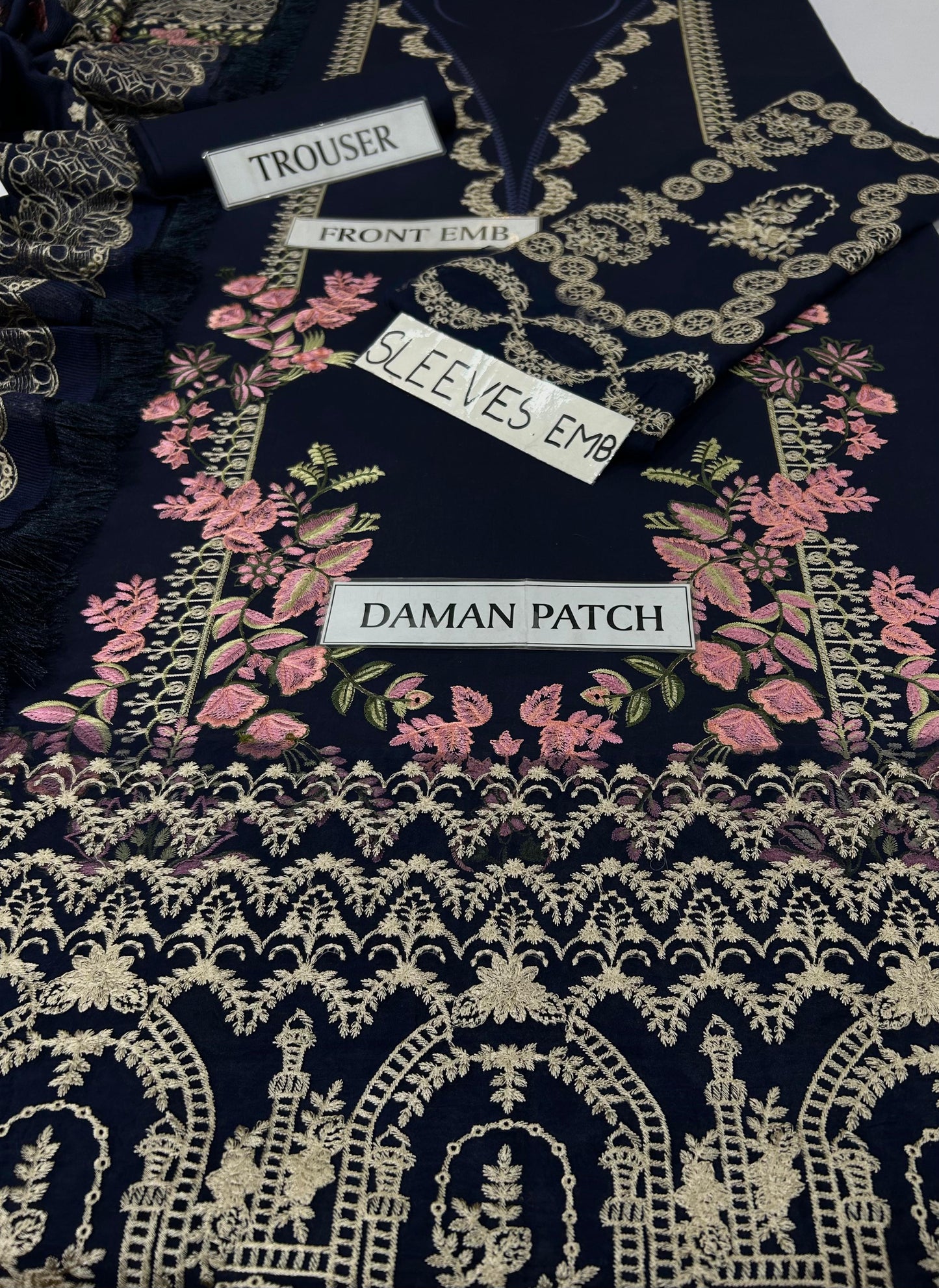 *BRAND NAME* KAHF
_WEAR BY THE GORGEOUS ACTRESS_ *KINZA HASHMI*